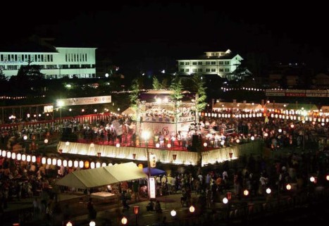 デカンショ祭（篠山城跡）