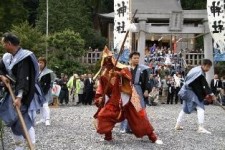 宇波西神社の神事芸能（若狭の王の舞群）