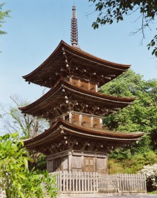 前山寺三重塔