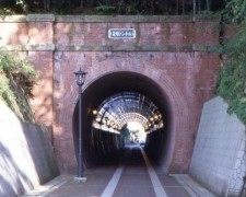 市道北吸・桃山線 北吸トンネル(旧軍港引込線北吸隧道)