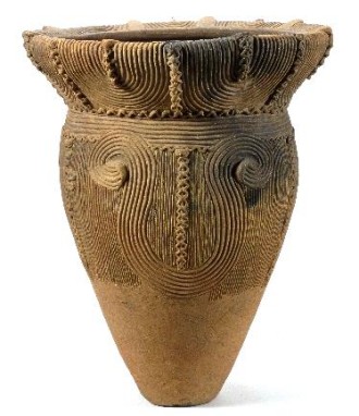 深鉢形土器（殿林遺跡出土） 