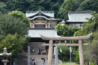 沼名前神社の石造物群