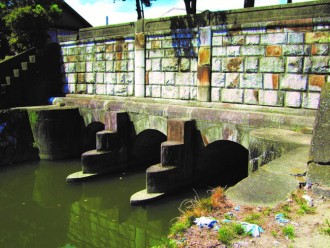 郡築二番町樋門(八代海干拓遺跡)