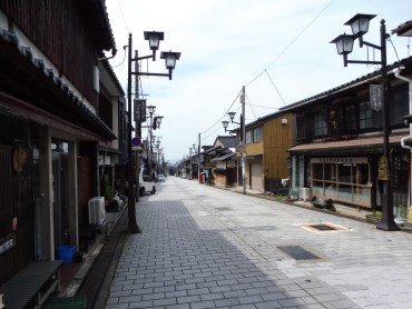 八日町通り