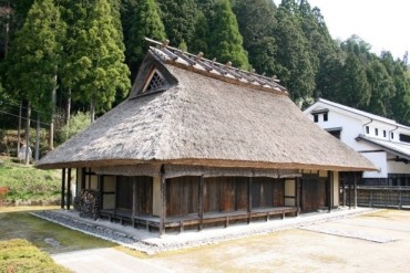 三百田氏住宅(さんびゃくだしじゅうたく)