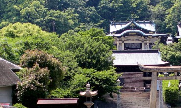 沼名前（ぬなくま）神社
