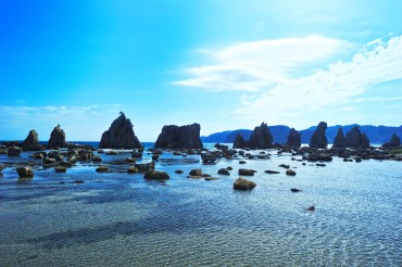 橋杭岩