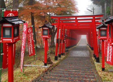 王地山まけきらい稲荷　王地山公園