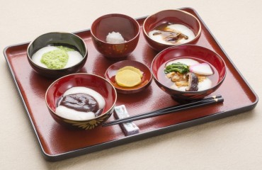 平泉の郷土料理「もち膳」（平泉レストハウス）