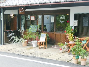 カフェ アルジャン
