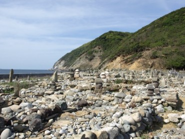 日島の石塔群