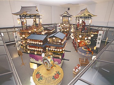 城端曳山会館