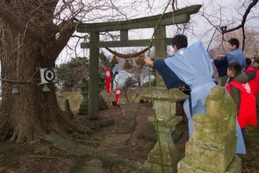 百手の儀式（ももてのぎしき）