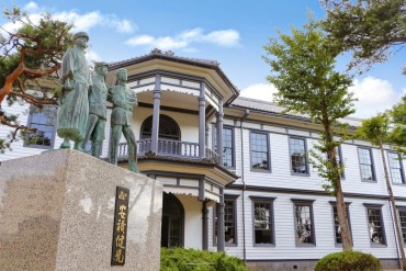 旧福島県尋常中学校本館（安積歴史博物館）