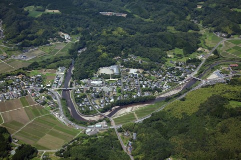 中世山城跡と近世の武家屋敷群がコンパクトにまとまった入来麓