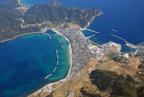 交通の要衝にあった里麓