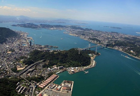 空から見た関門海峡