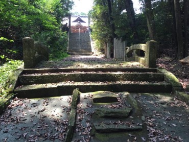 西麻植八幡神社の太鼓橋