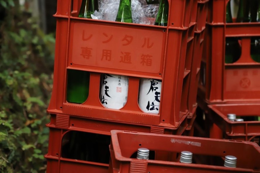 鹿折金山坑道で熟成される「蒼天伝 特別純米酒」