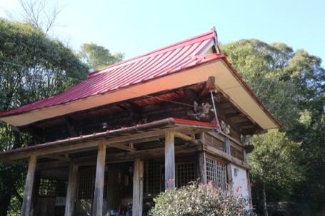 勝福寺の仁王門を改築した御堂