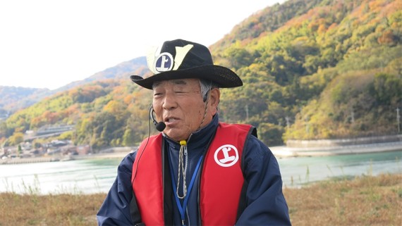 クルーズガイドの斉藤靖之さん