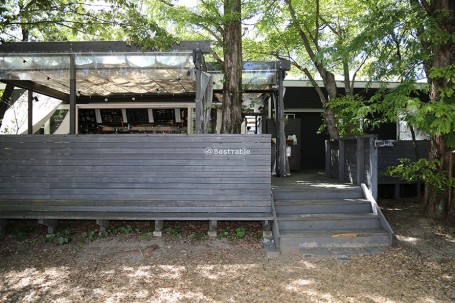 郡山ブランド野菜を使った料理が楽しめるお店「Best Table」の入り口