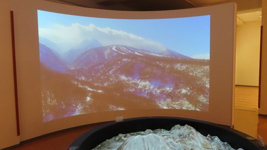 スクリーン上の角磬山１