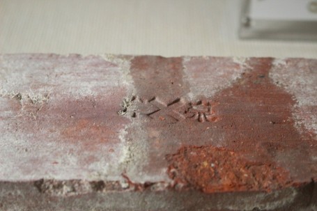 館内には、旧下関英国領事館で使用されているレンガの見本が展示されています。