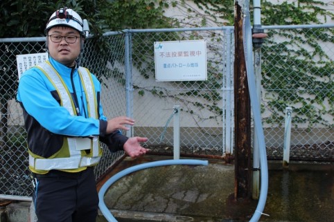 関門プラザ裏に設置された、くみ上げられた海水の出る蛇口