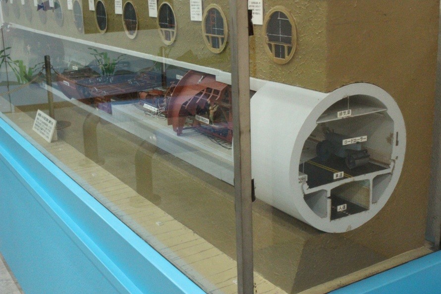 トンネル建設を再現した模型