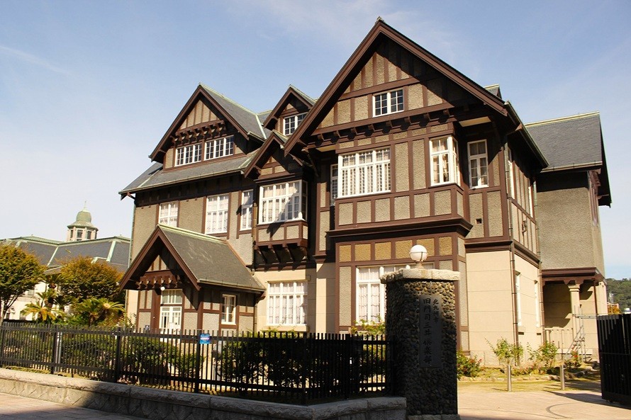 旧門司三井倶楽部 本館、附属屋（北九州市門司区港町）