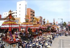 高岡御車山祭の御車山行事