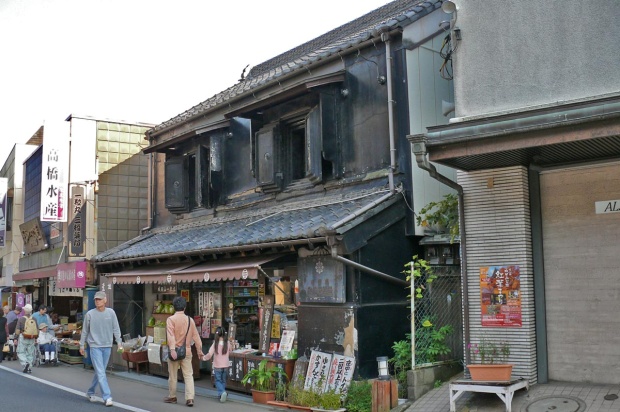 成田山門前の町並み（三橋薬局店舗等）