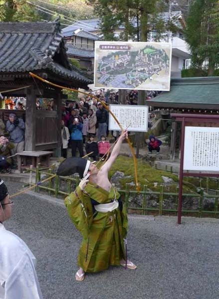 矢置岩と矢立の神事