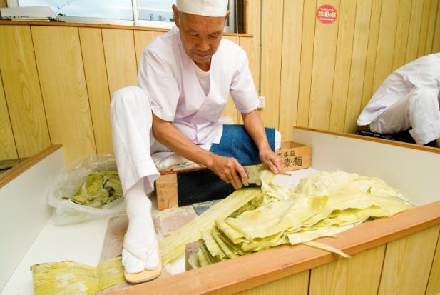 昆布の手すき加工技術