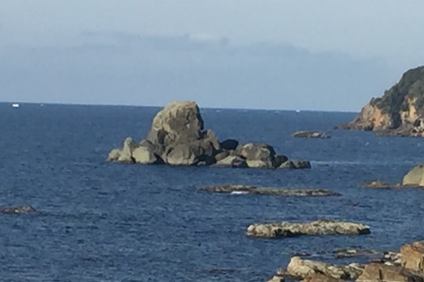 つぶて岩