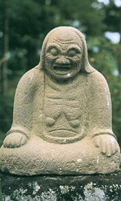 奈良尾石造大姥坐像 