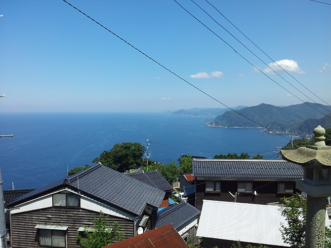 因幡・但馬沿岸の岩石海岸の漁村集落 