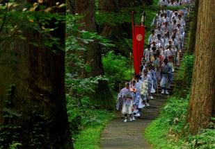 羽黒山の峰入り