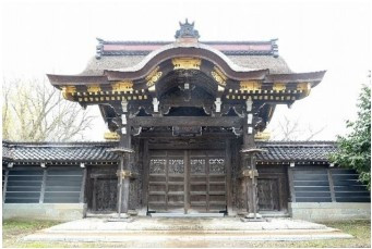 勝興寺唐門