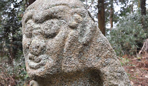 上から「飛鳥宮跡」、「飛鳥大仏」