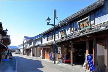 豊前街道沿いの歴史的町並み
