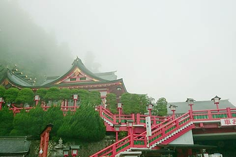 太鼓谷稲成神社